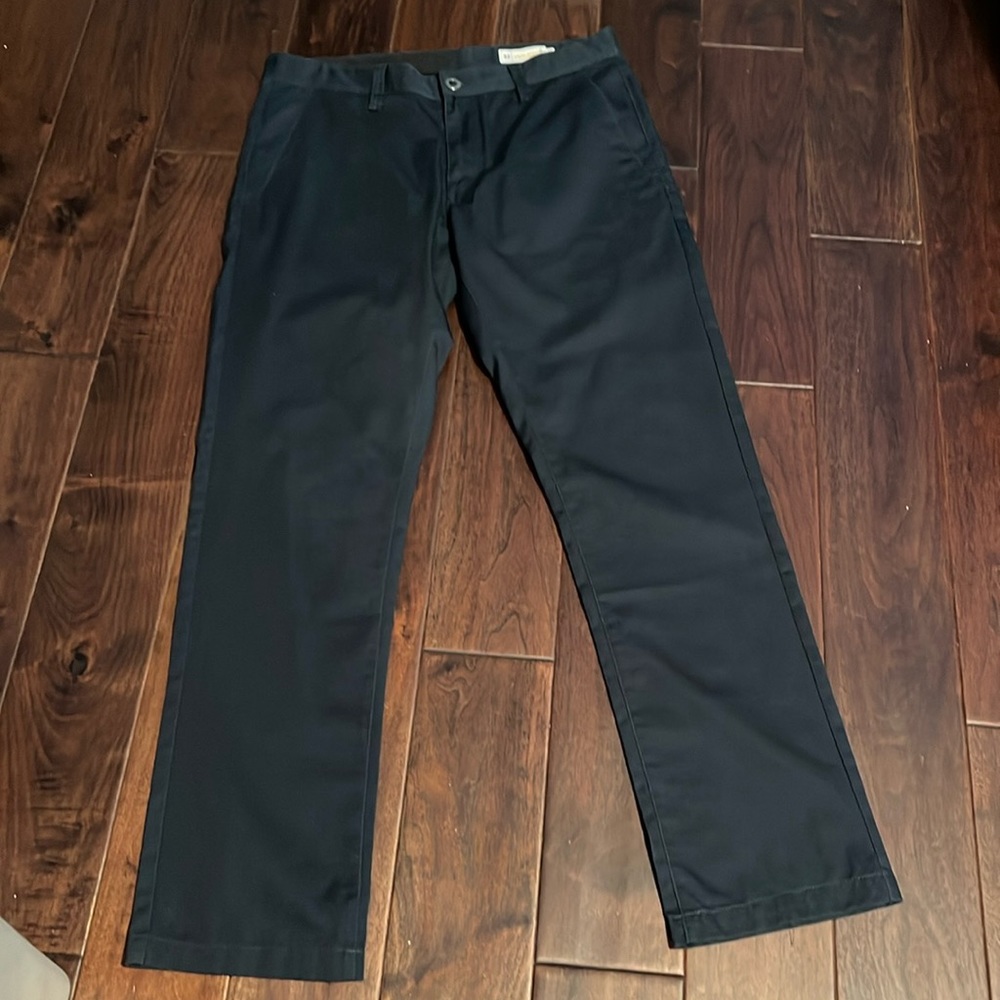 Men’s navy blue Volcom pants